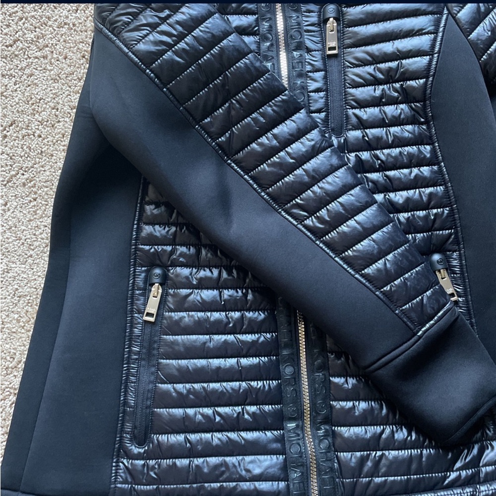 Brand Michael Kors. Size M. Color black (Used)